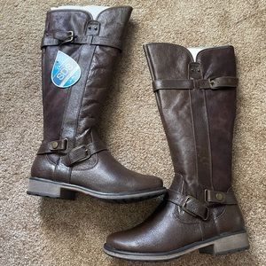 Bare Trap Boots BRAND NEW